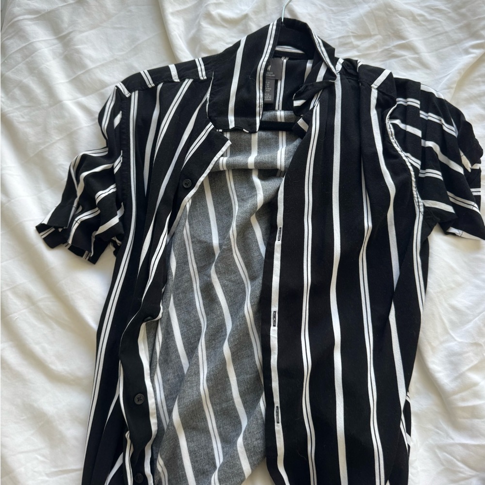 Divided Black and White Striped Short Sleeve Shirt